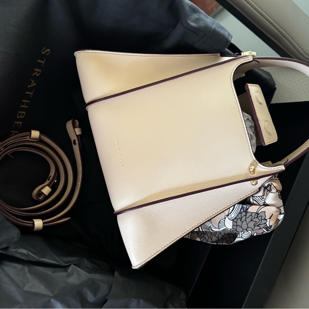Strathberry Arkshell Cream/Oat Shoulder Bag - Picture 3 of 7